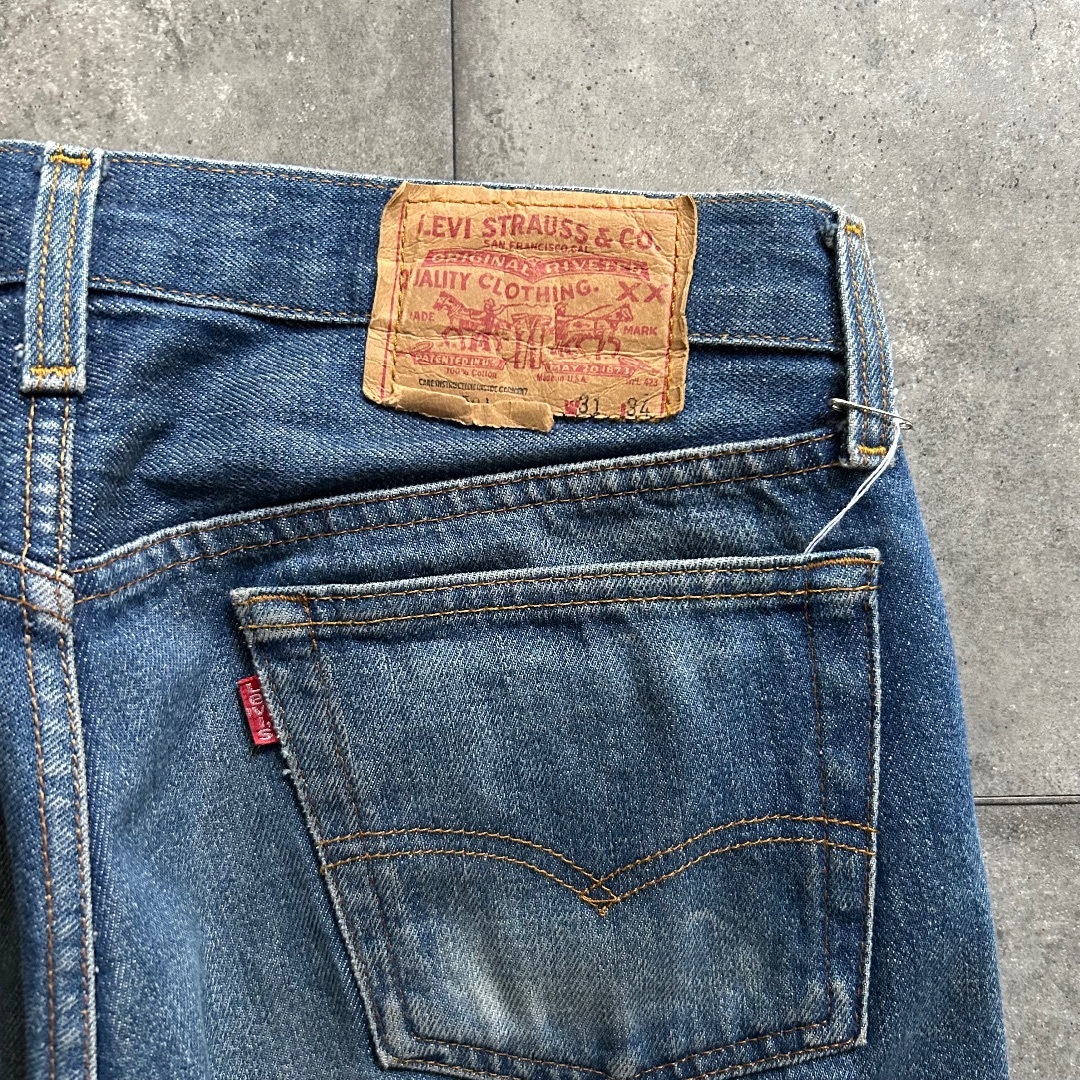 Levi's(リーバイス)の80s リーバイス501 USA製 31×34 濃紺 ヒゲ/ハチノス メンズのパンツ(デニム/ジーンズ)の商品写真