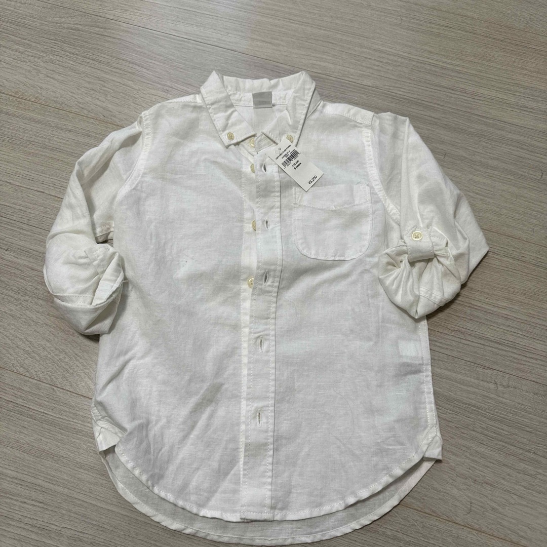 GAP(ギャップ)の新品⭐︎GAP 110サイズ　シャツ キッズ/ベビー/マタニティのキッズ服男の子用(90cm~)(Tシャツ/カットソー)の商品写真