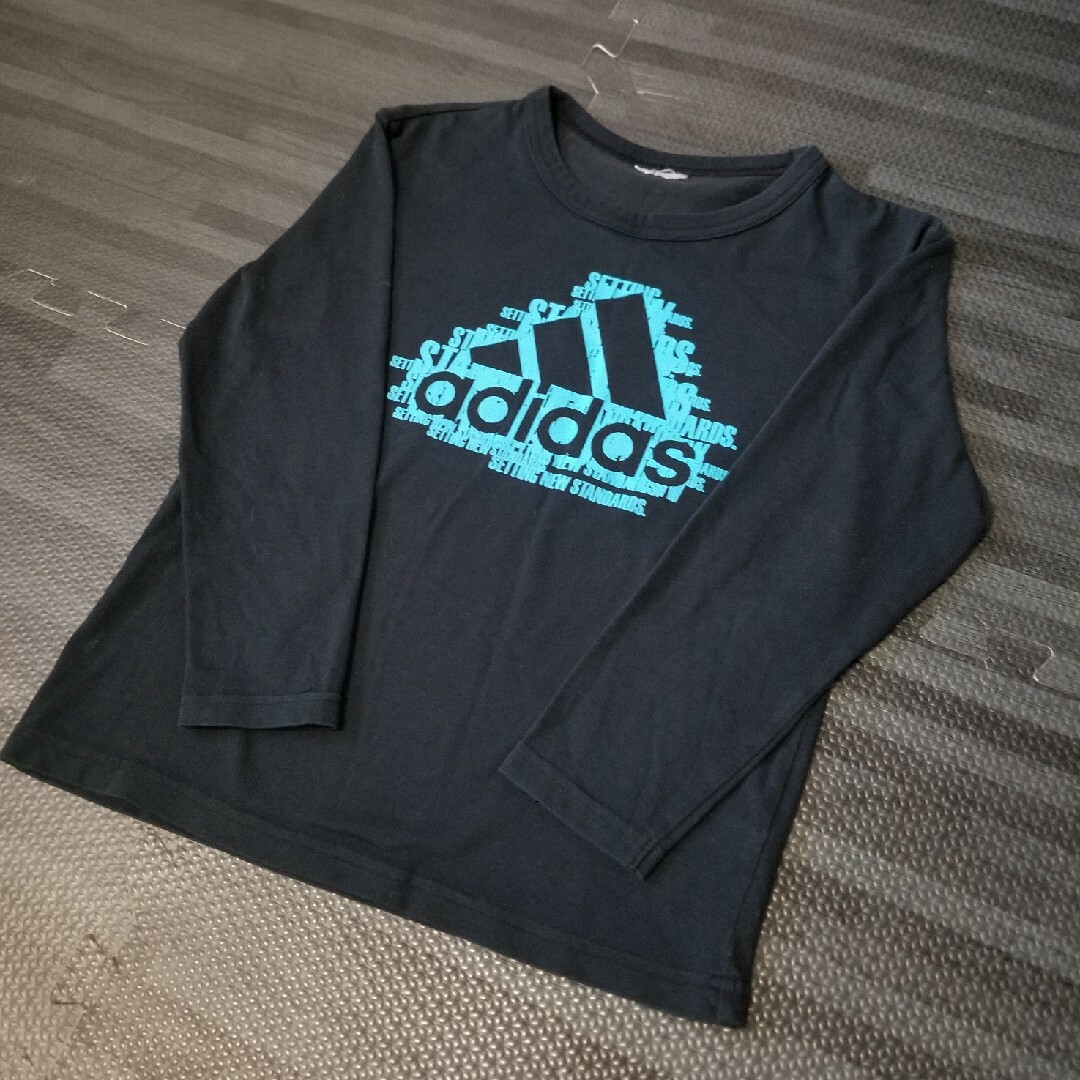 adidas(アディダス)のadidas★ロンT130 キッズ/ベビー/マタニティのキッズ服男の子用(90cm~)(Tシャツ/カットソー)の商品写真