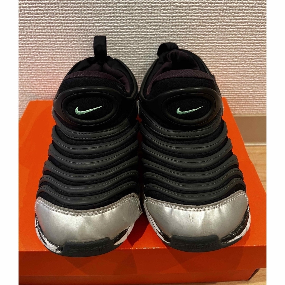 NIKE(ナイキ)のNIKE ナイキ　ダイナモ　19センチ　キッズ　スニーカー　スリッポン　靴　 キッズ/ベビー/マタニティのキッズ靴/シューズ(15cm~)(スニーカー)の商品写真