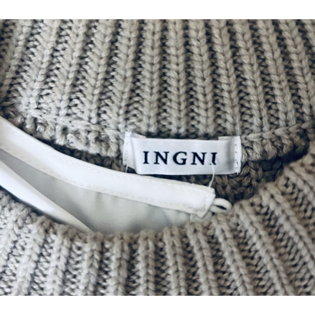 INGNI(イング)のINGNI イング ケーブルレースアップニットベスト×ティアードブラウス レディースのトップス(ニット/セーター)の商品写真