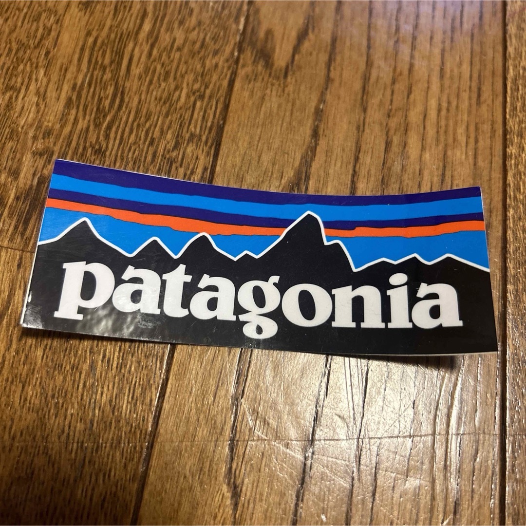 patagonia(パタゴニア)のpatagonia スティッカー 自動車/バイクのバイク(ステッカー)の商品写真