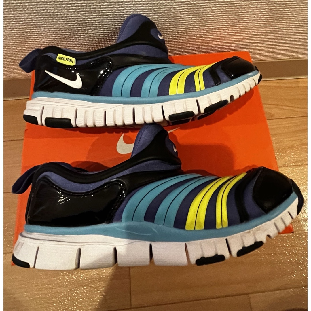 NIKE(ナイキ)のNIKE ナイキ　ダイナモ　21.5センチ　キッズ　スニーカー　スリッポン　靴　 キッズ/ベビー/マタニティのキッズ靴/シューズ(15cm~)(スニーカー)の商品写真