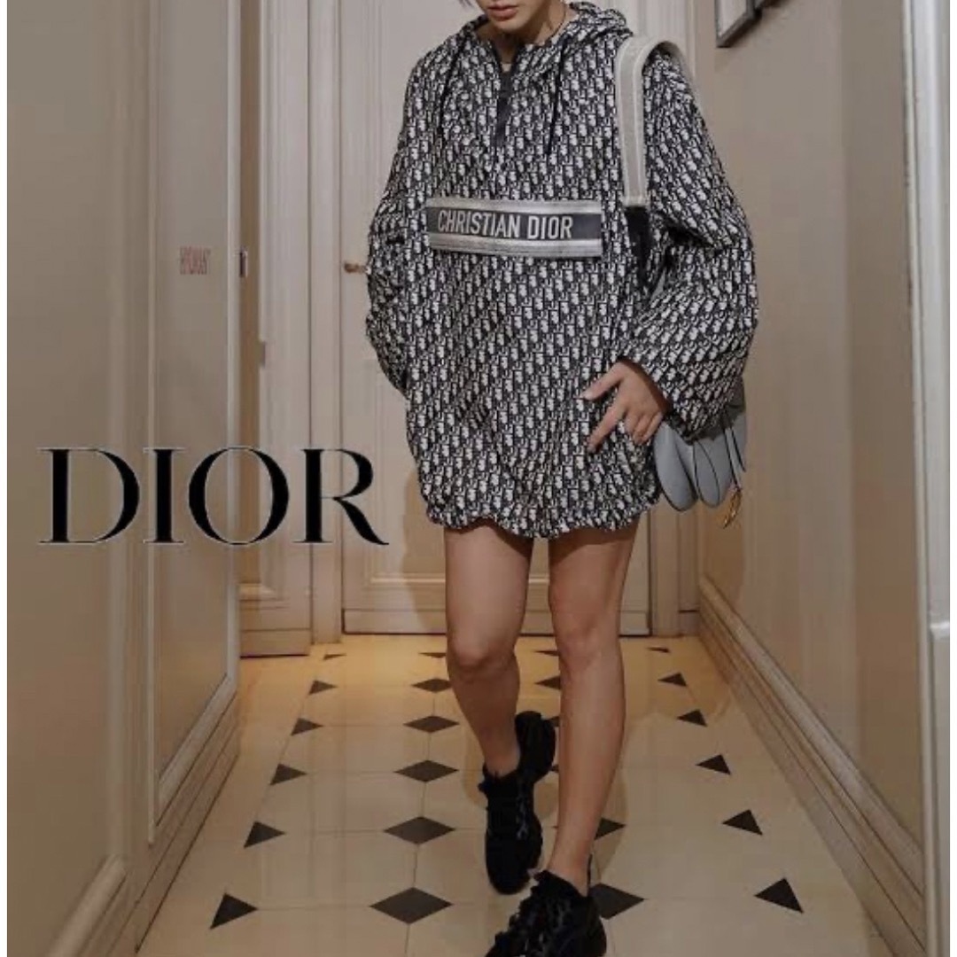 Christian Dior(クリスチャンディオール)の★★新品同様★クリスチャンディオール★パーカー フード付 ジャケット ★ レディースのトップス(パーカー)の商品写真