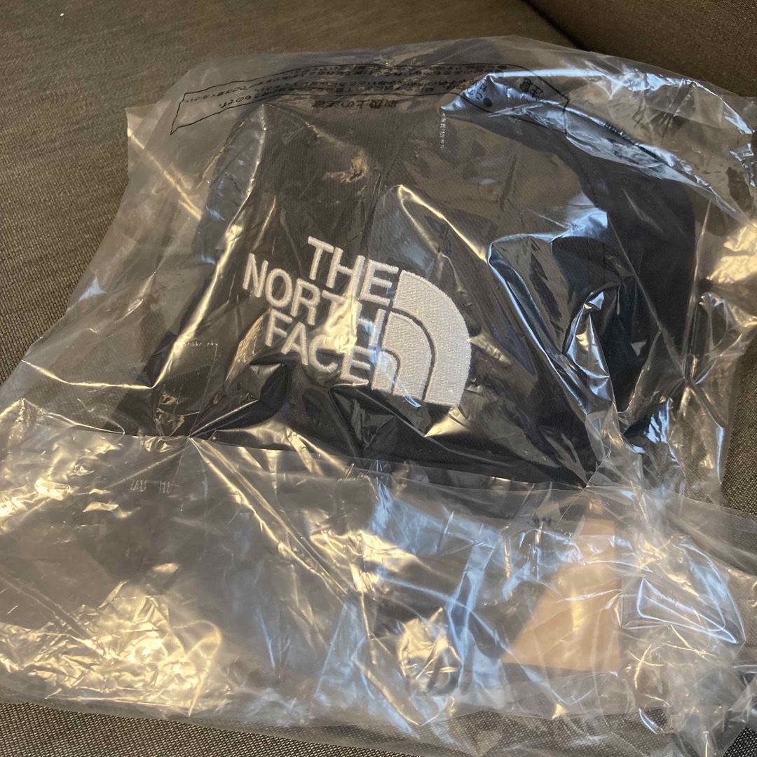 THE NORTH FACE(ザノースフェイス)のノースフェイス  ロゴ　キャップ  ブラック　黒　新品　 NN42242 メンズの帽子(キャップ)の商品写真