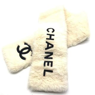 シャネル(CHANEL)のCHANEL シャネル ココマーク ロゴ ワッペン ファー マフラー ホワイト 美品 a2537(マフラー/ショール)