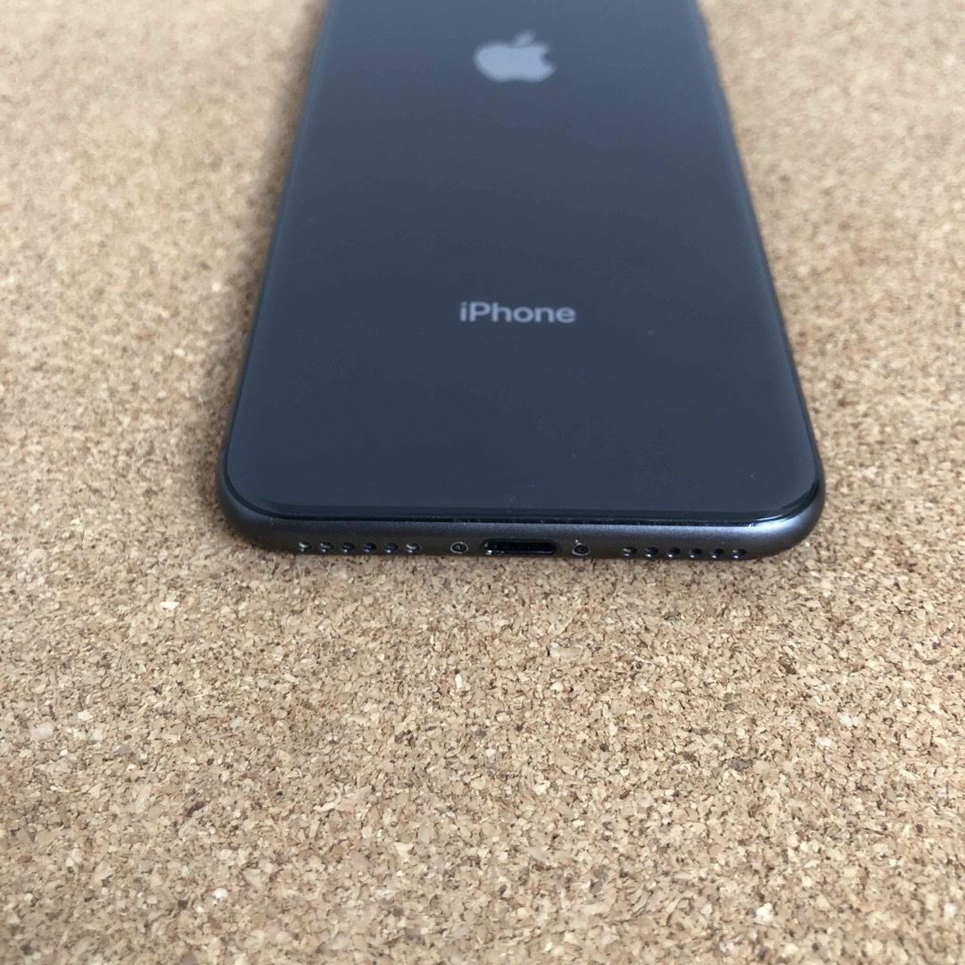 iPhone(アイフォーン)の9122【早い者勝ち】電池最良好☆iPhone8 256GB SIMフリー☆ スマホ/家電/カメラのスマートフォン/携帯電話(スマートフォン本体)の商品写真