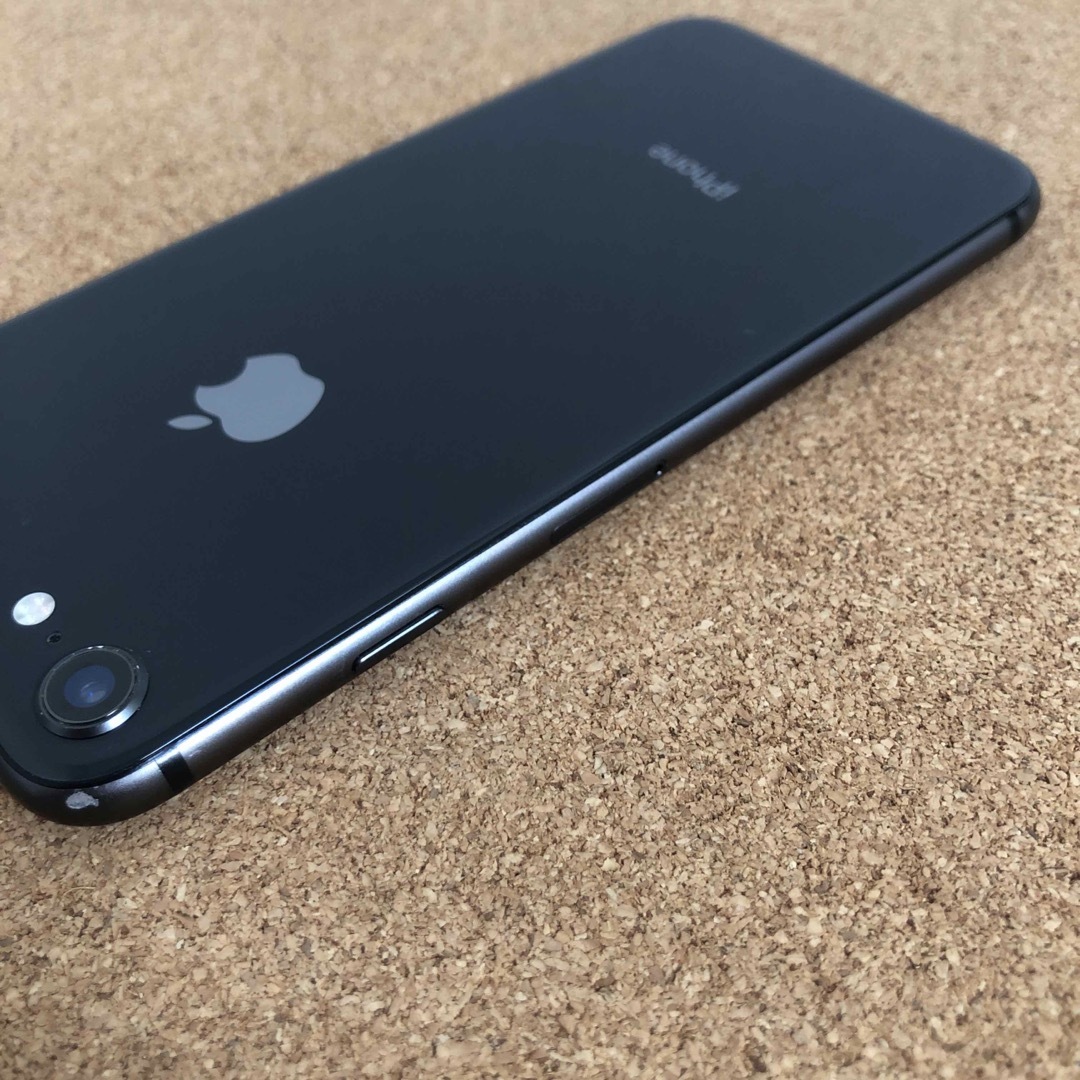 iPhone(アイフォーン)の9122【早い者勝ち】電池最良好☆iPhone8 256GB SIMフリー☆ スマホ/家電/カメラのスマートフォン/携帯電話(スマートフォン本体)の商品写真