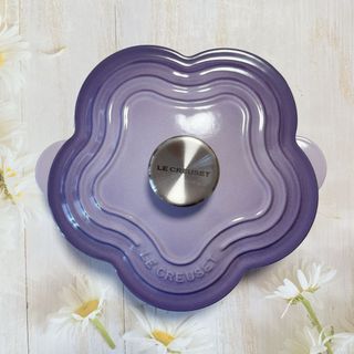 ルクルーゼ(LE CREUSET)の♡ルクルーゼ　プレートフルール　ブルーベルパープル　両手鍋　浅型鍋　花　新品  (鍋/フライパン)