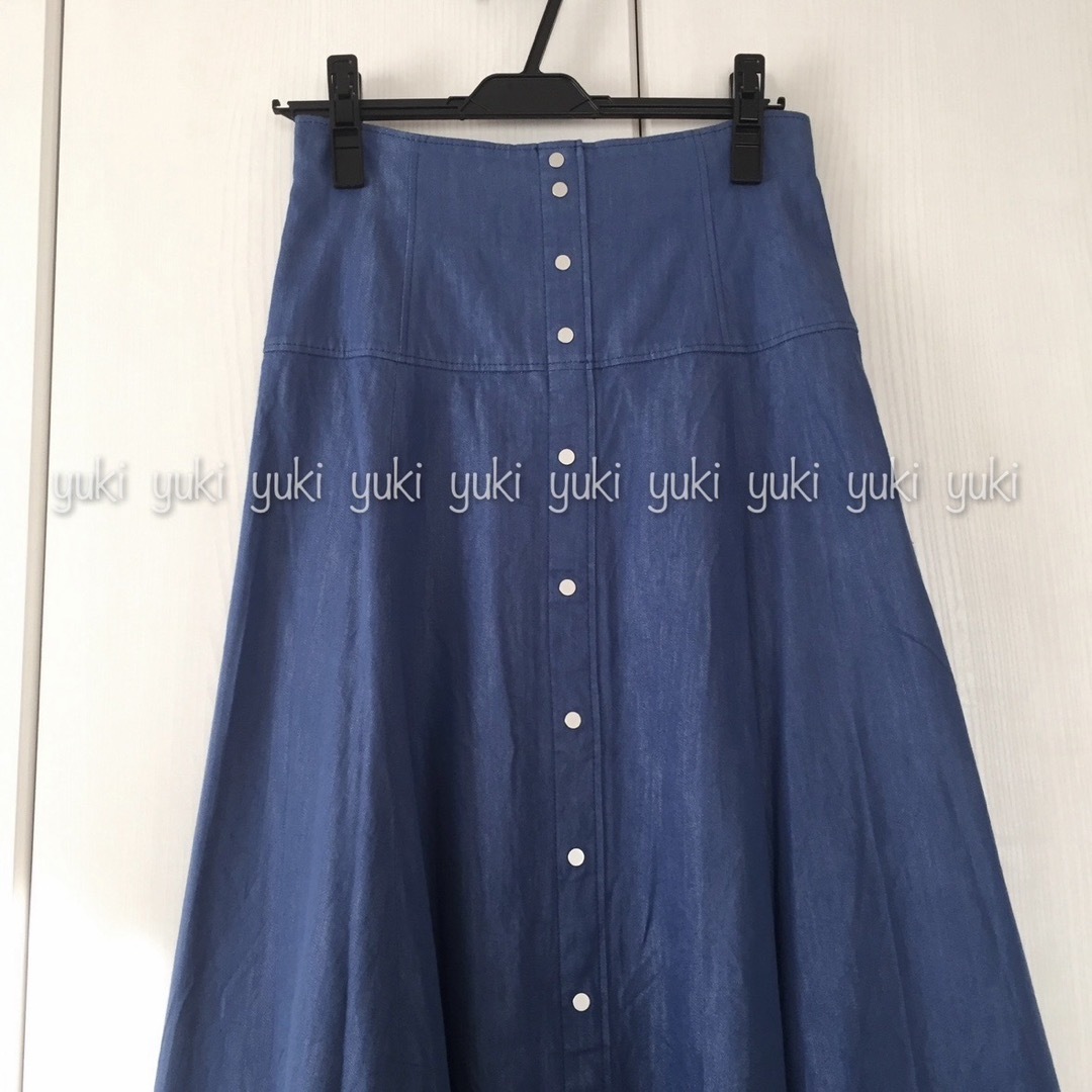 ANAYI(アナイ)のANAYI   デニムライク フレアスカート レディースのスカート(ロングスカート)の商品写真