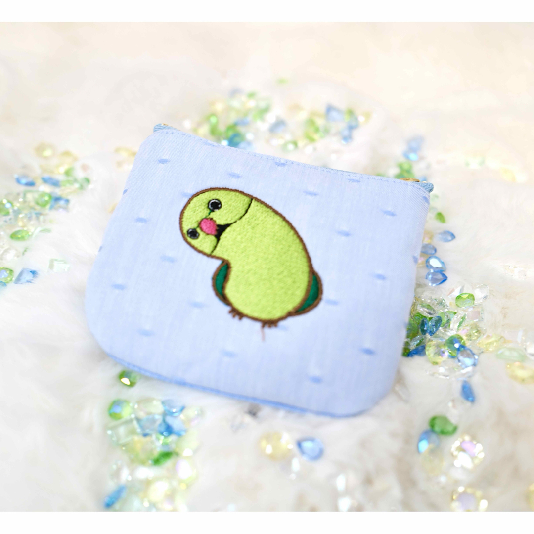 うにょーん　刺繍　ポケットティッシュケースつきポーチ ハンドメイドのファッション小物(ポーチ)の商品写真