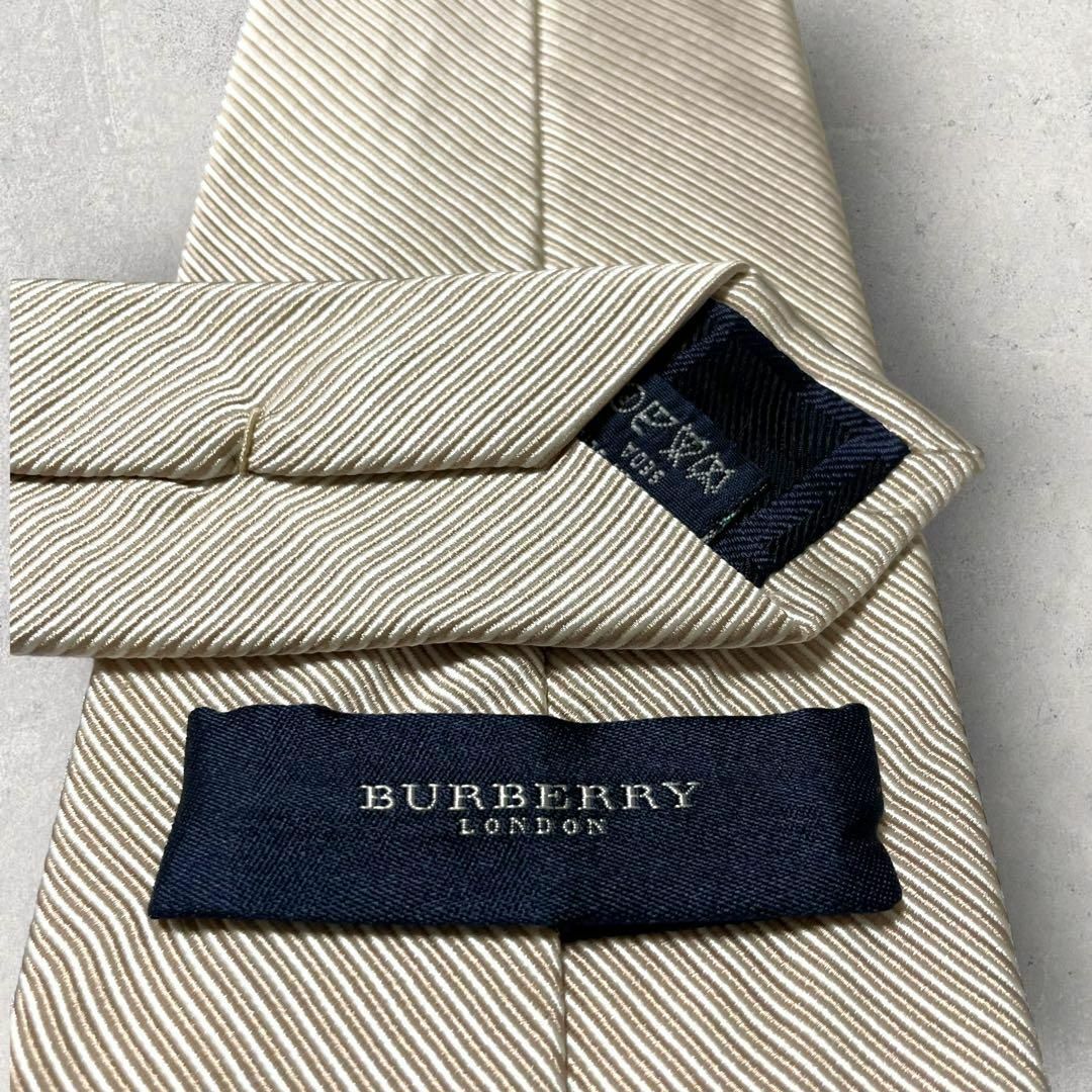 美品 BURBERRY LONDON ソリッドタイ 無地 ネクタイ アイボリー メンズのファッション小物(ネクタイ)の商品写真