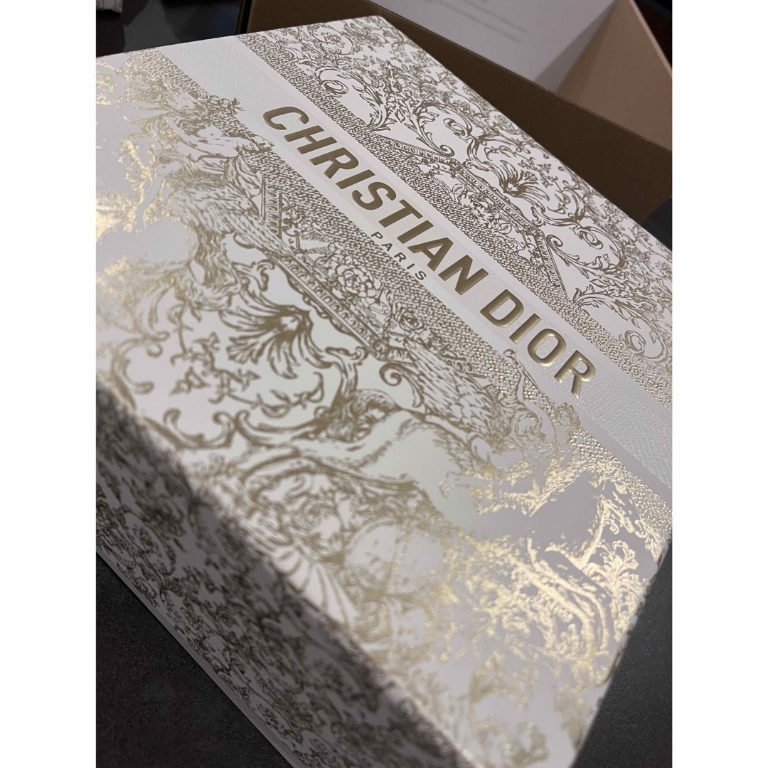Christian Dior - Dior 2023 ホリデー限定 ギフトボックス 大 Christian Dior - Dior 2023 ホリデー限定 ギフトボックス 大