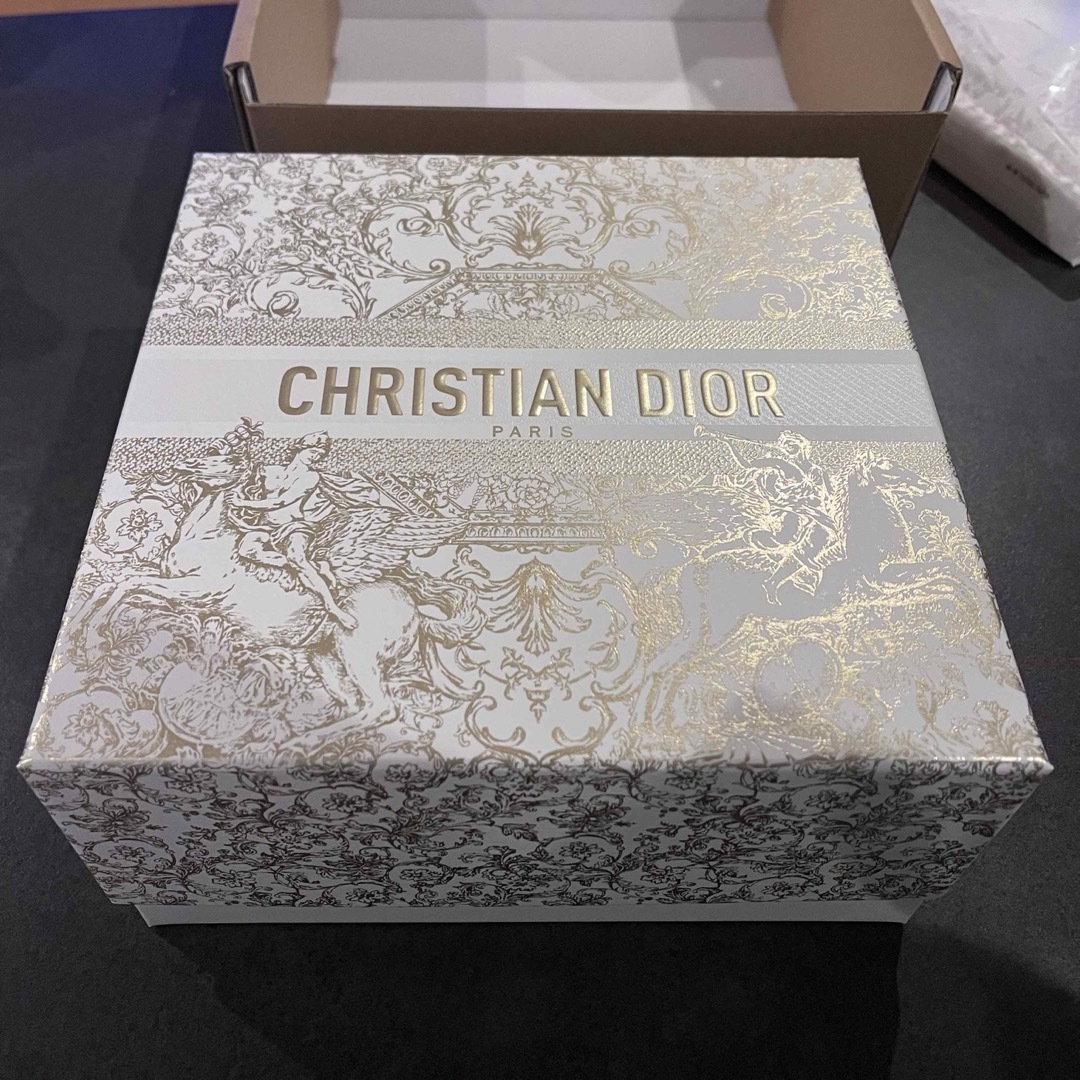 Christian Dior - Dior 2023 ホリデー限定 ギフトボックス 大 Christian Dior - Dior 2023 ホリデー限定 ギフトボックス 大