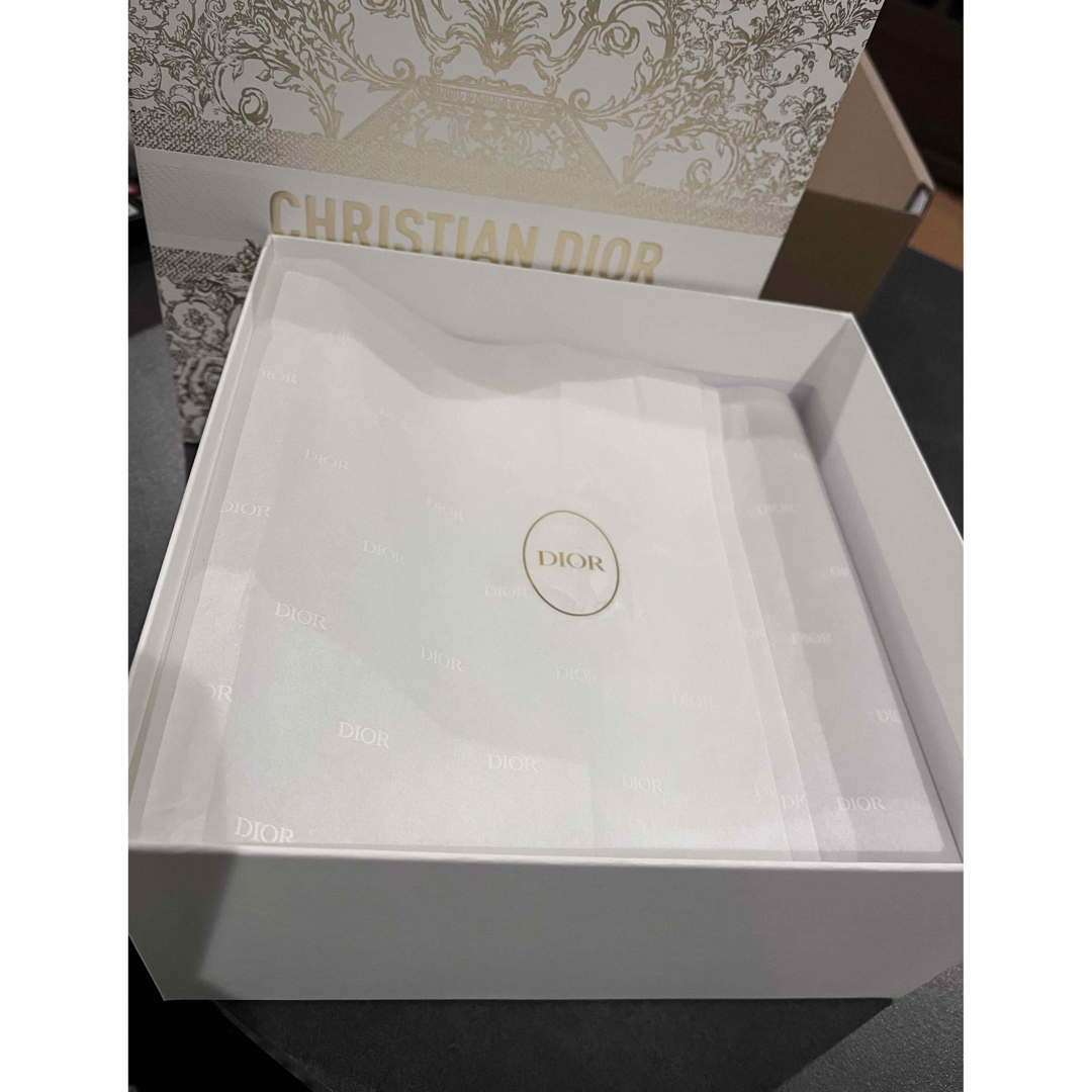 Christian Dior - Dior 2023 ホリデー限定 ギフトボックス 大 Christian Dior - Dior 2023 ホリデー限定 ギフトボックス 大