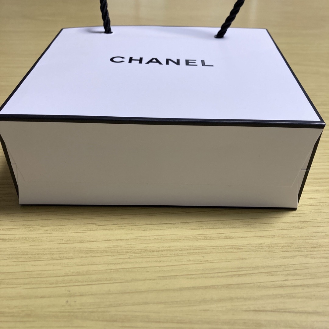 CHANEL(シャネル)のCHANEL 紙袋　空箱　ラッピング　梱包　プレゼント　シャネル　口紅 インテリア/住まい/日用品のオフィス用品(ラッピング/包装)の商品写真