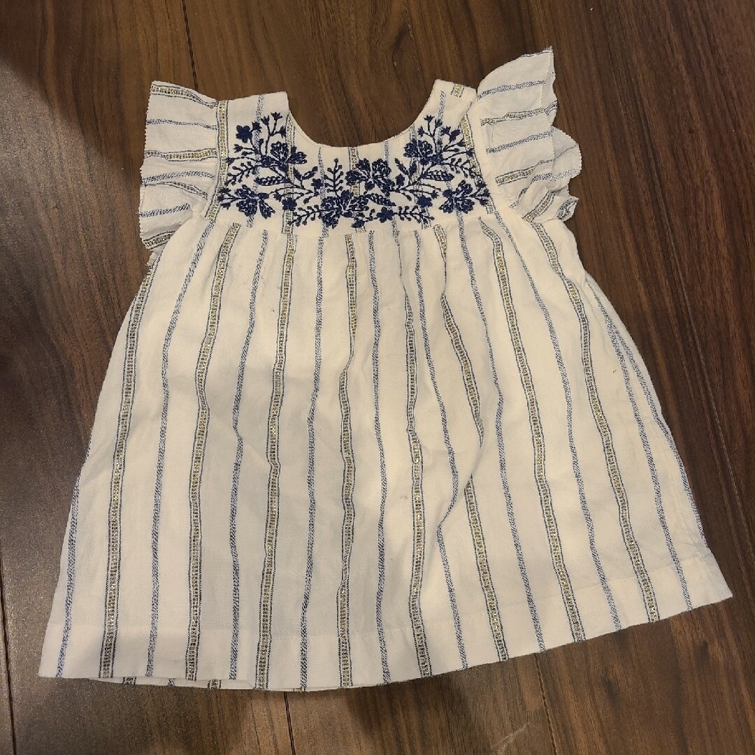 babyGAP(ベビーギャップ)のbabyGAP ノースリーブ 80cm キッズ/ベビー/マタニティのベビー服(~85cm)(タンクトップ/キャミソール)の商品写真