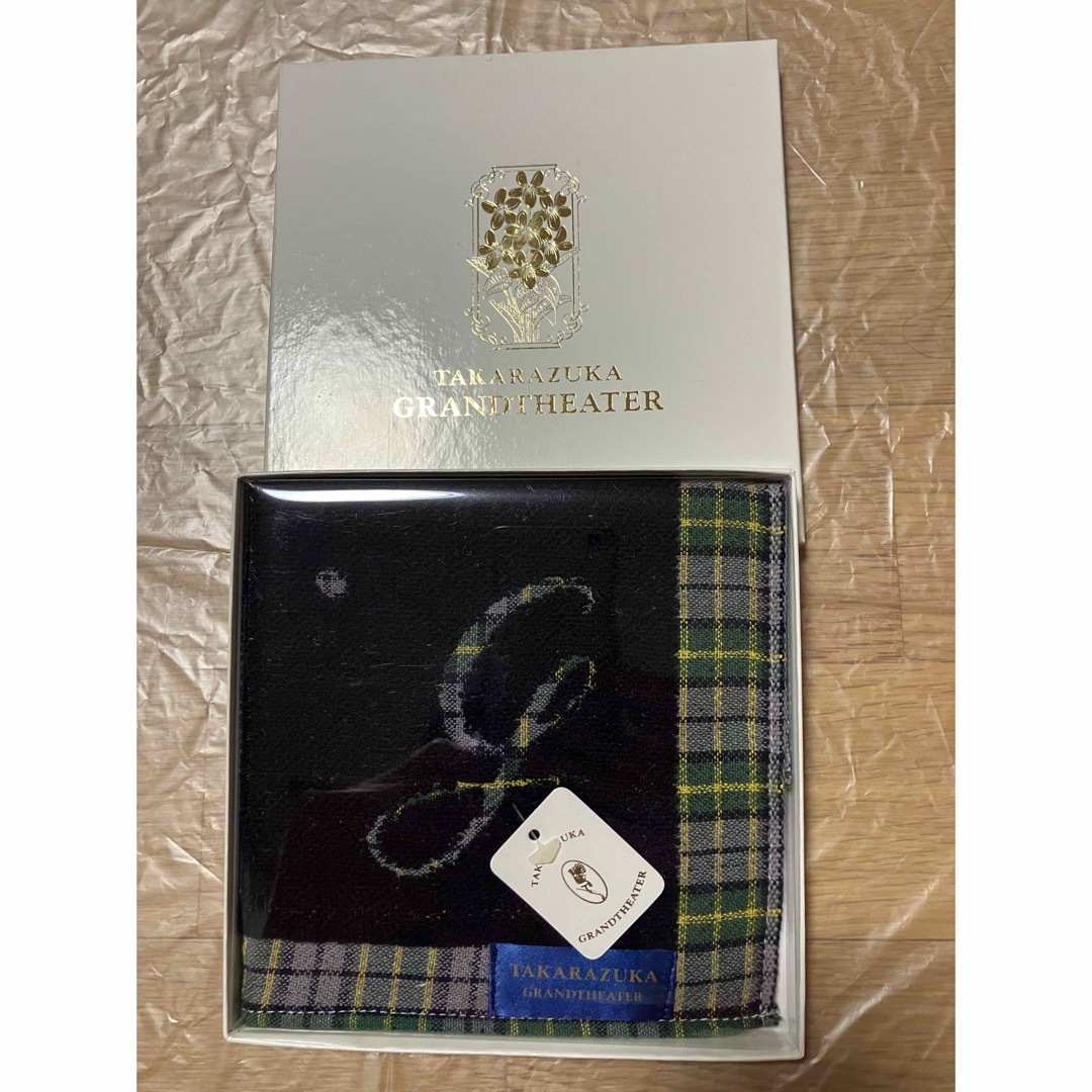 宝塚(タカラヅカ)のタカラヅカハンカチ2枚 レディースのファッション小物(ハンカチ)の商品写真