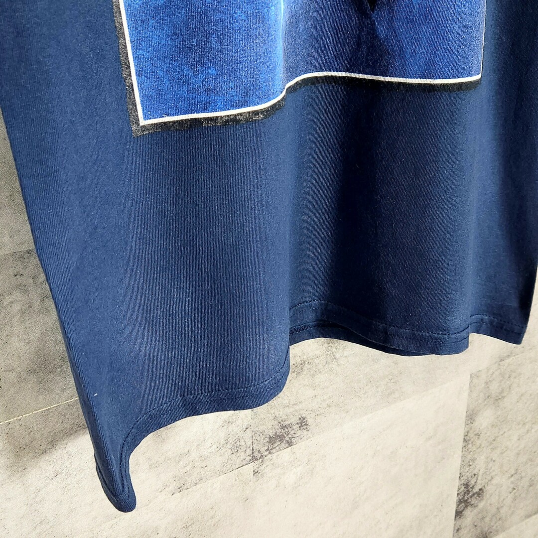 USJ(ユニバーサルスタジオジャパン)のジョーズ Tシャツ Sサイズ ネイビー 映画 ムービー USJ   メンズのトップス(Tシャツ/カットソー(半袖/袖なし))の商品写真