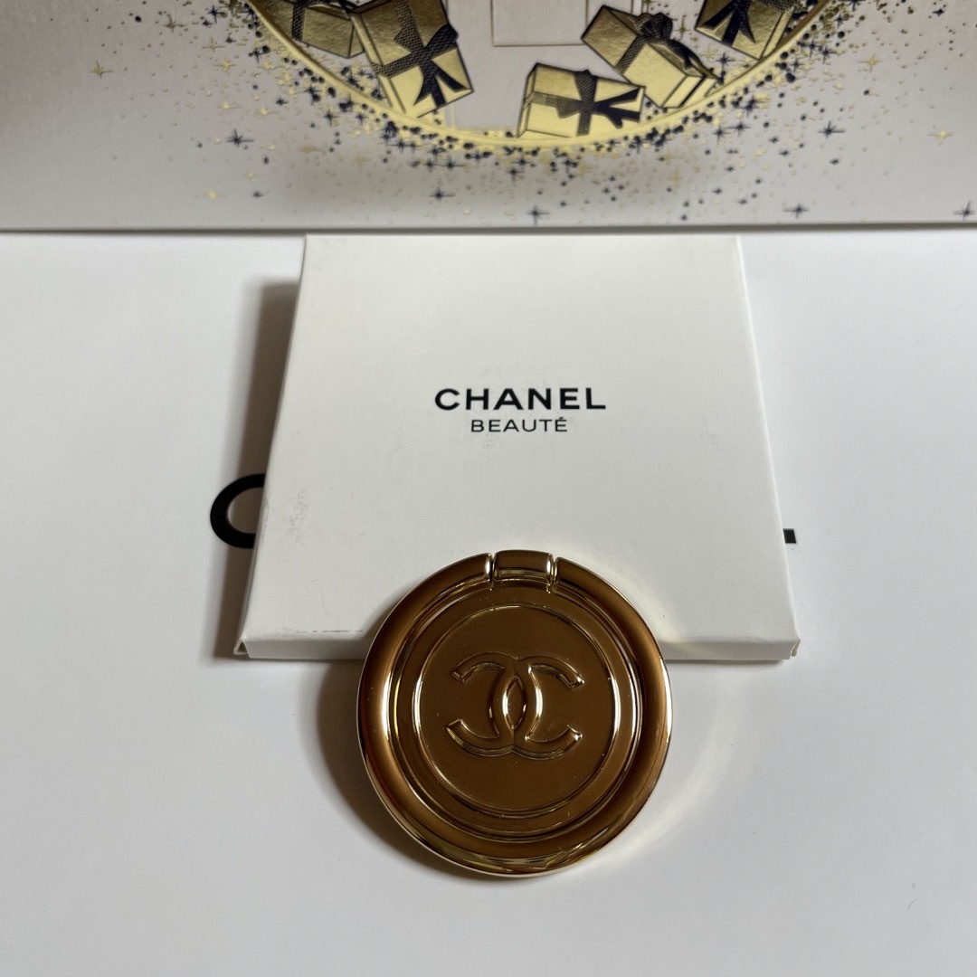 CHANEL(シャネル)のCHANEL ゴールド スマホリング 1個 スマホ/家電/カメラのスマホアクセサリー(その他)の商品写真