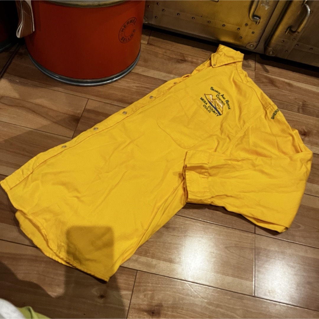 VETEMENTS(ヴェトモン)のvintage シャツ　shirts ロンT 襟　オーバーサイズ　黄色　古着　 レディースのトップス(パーカー)の商品写真