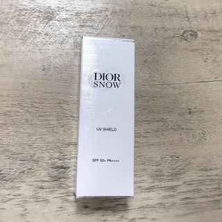 ディオール(Dior)の【新品未使用未開封】ディオール　スノー　UVシールド　50+　30ml(日焼け止め/サンオイル)