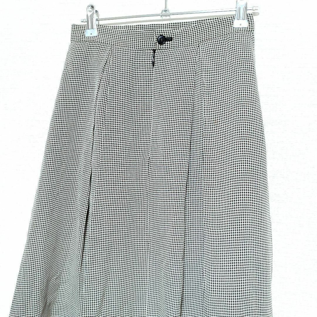 4℃(ヨンドシー)の４℃　千鳥格子柄スカート　ひざ丈　下地付　大人カジュアル　綺麗目　可愛い　◎ レディースのスカート(ひざ丈スカート)の商品写真