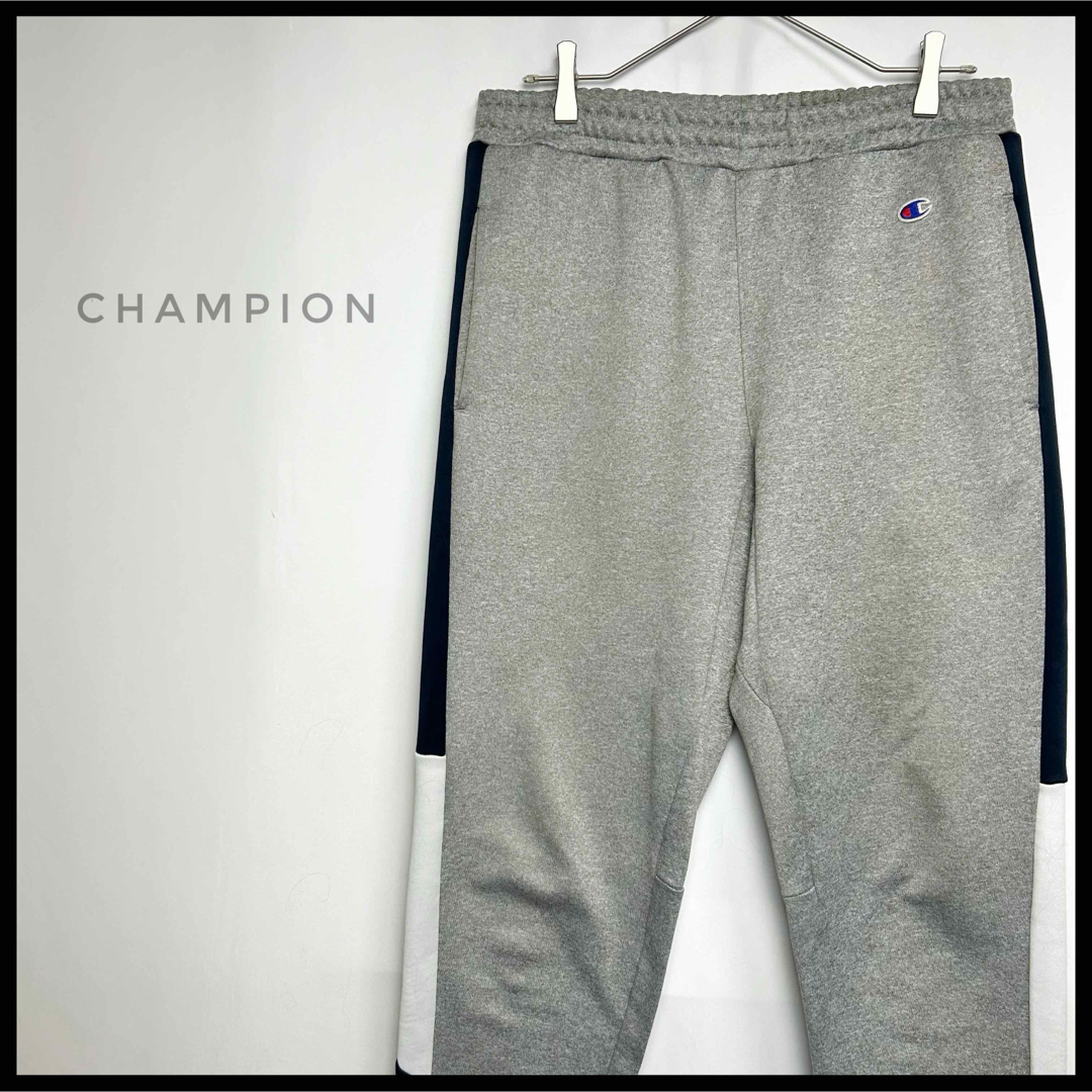 Champion(チャンピオン)のchampion スウェットパンツ　ジョガーパンツ　ワッペン　テーパード　グレー メンズのパンツ(その他)の商品写真