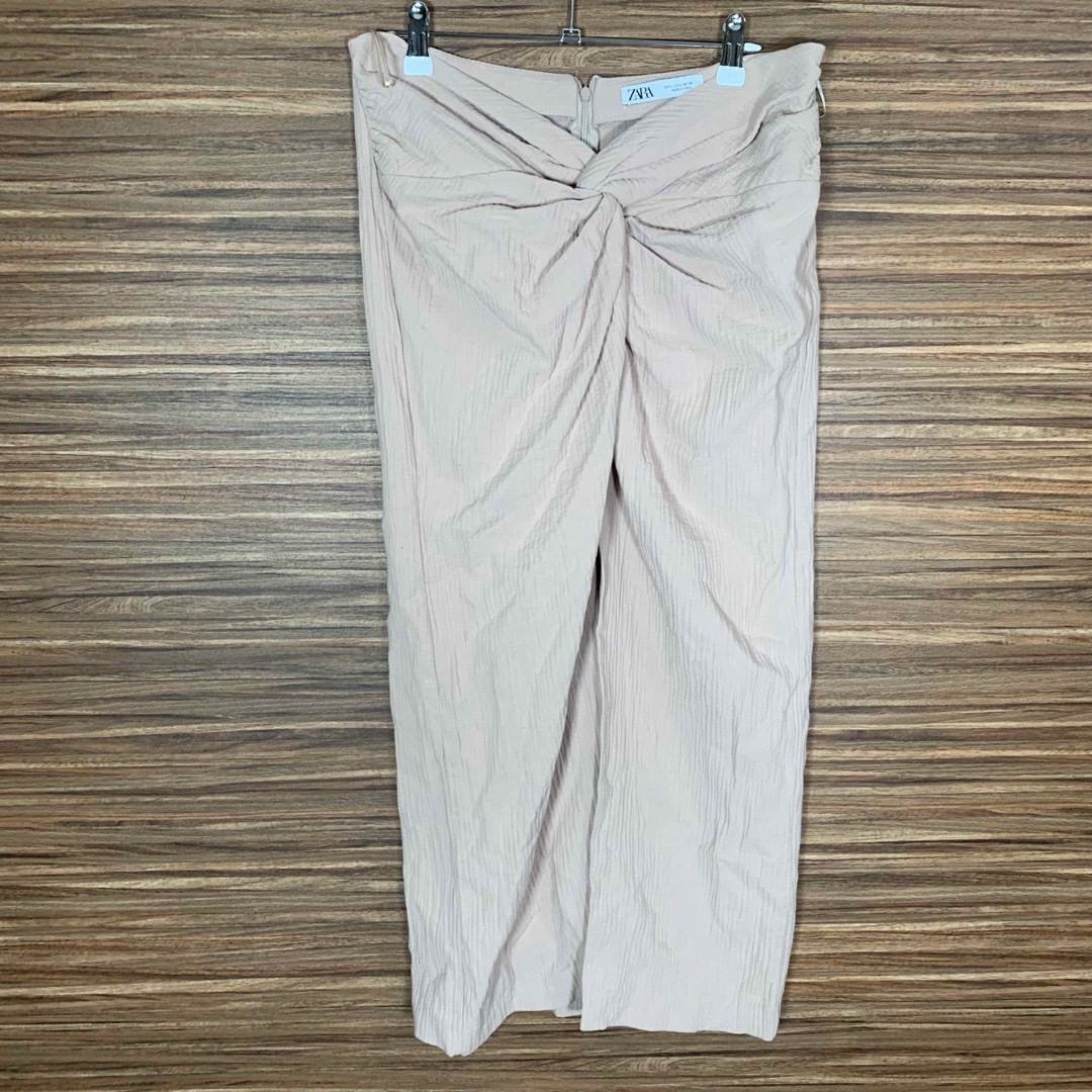 ZARA(ザラ)のZARA ザラ スカート Lサイズ 薄茶色 ブラウン スリット ロング 無地 レディースのスカート(ロングスカート)の商品写真