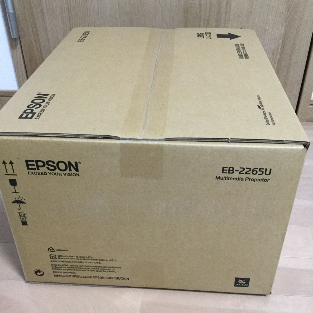 EPSON(エプソン)のEPSON EB-2265U 液晶プロジェクター(新品・未使用品) スマホ/家電/カメラのテレビ/映像機器(プロジェクター)の商品写真