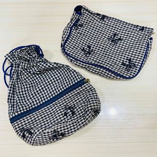 【匿名配送】ポーチ 巾着　2つセット 紺　ギンガムチェック　リボン　刺繍(ポーチ)