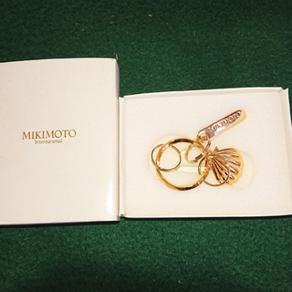 ミキモト(MIKIMOTO)のMIKIMOTO ミキモト の キーホルダー ✨ ゴールド色(キーホルダー)