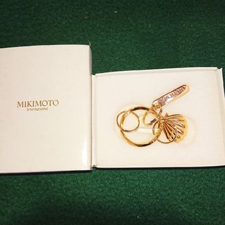 MIKIMOTO - MIKIMOTO ミキモト の キーホルダー ✨ ゴールド色