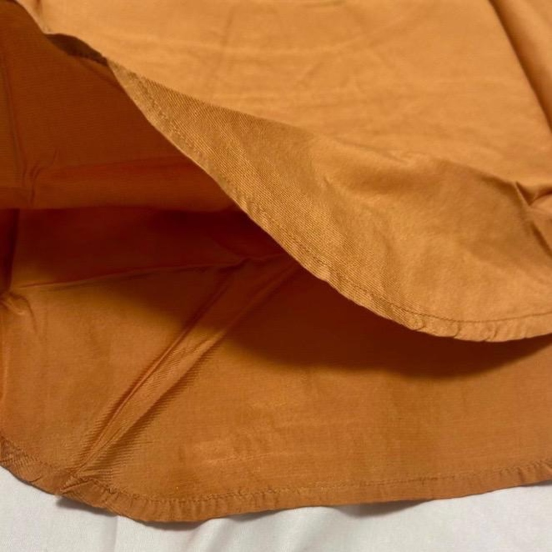 新品　Jasmi Silk　タンクトップ　Mサイズ　オレンジ系 レディースのトップス(シャツ/ブラウス(半袖/袖なし))の商品写真