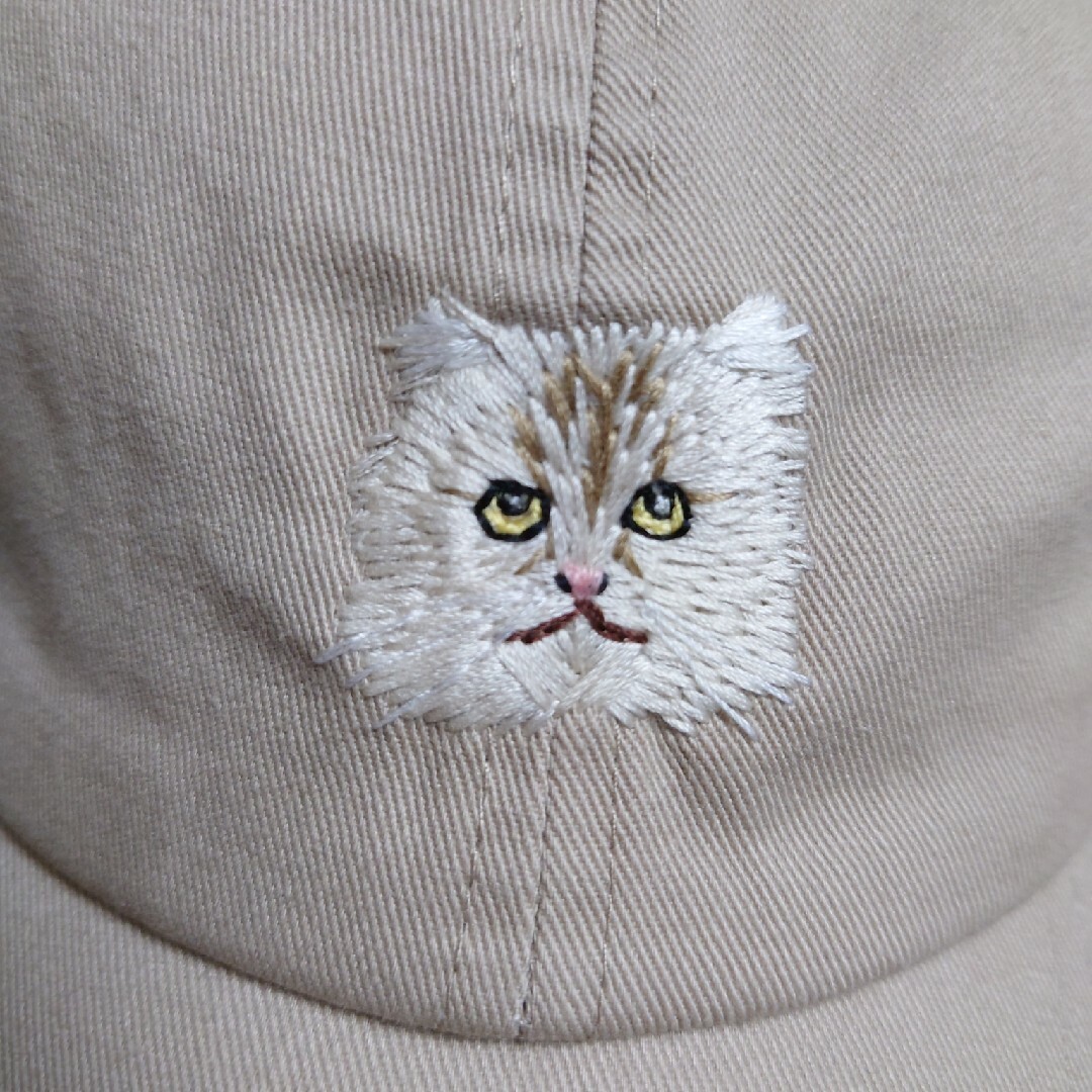 nest Robe(ネストローブ)のnest robe  小菅くみ　刺繍キャップ　猫　ベージュ　ネストローブ レディースの帽子(キャップ)の商品写真