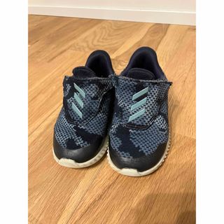 アディダス(adidas)のadidas キッズ　スニーカー(スニーカー)