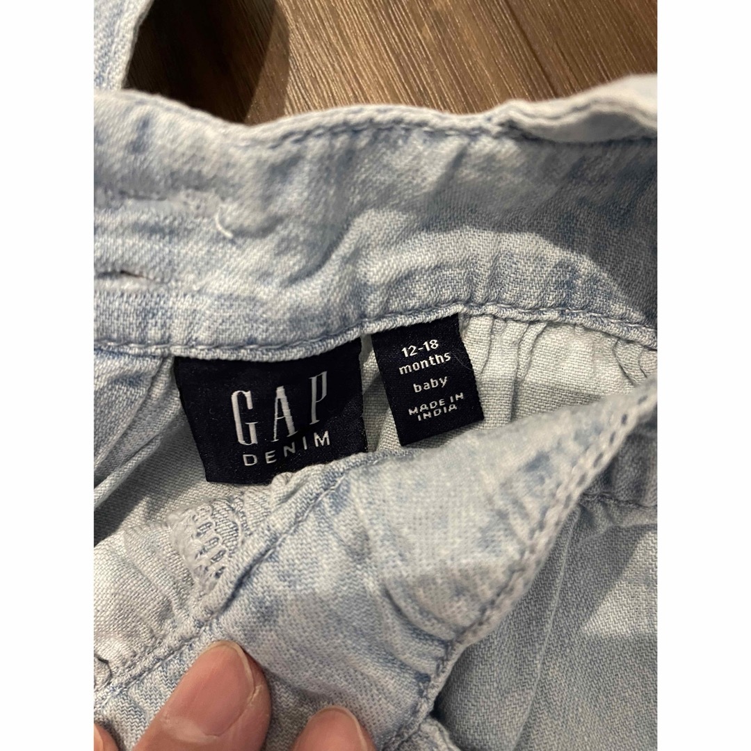 GAP デニムワンピース キッズ/ベビー/マタニティのキッズ服女の子用(90cm~)(ワンピース)の商品写真