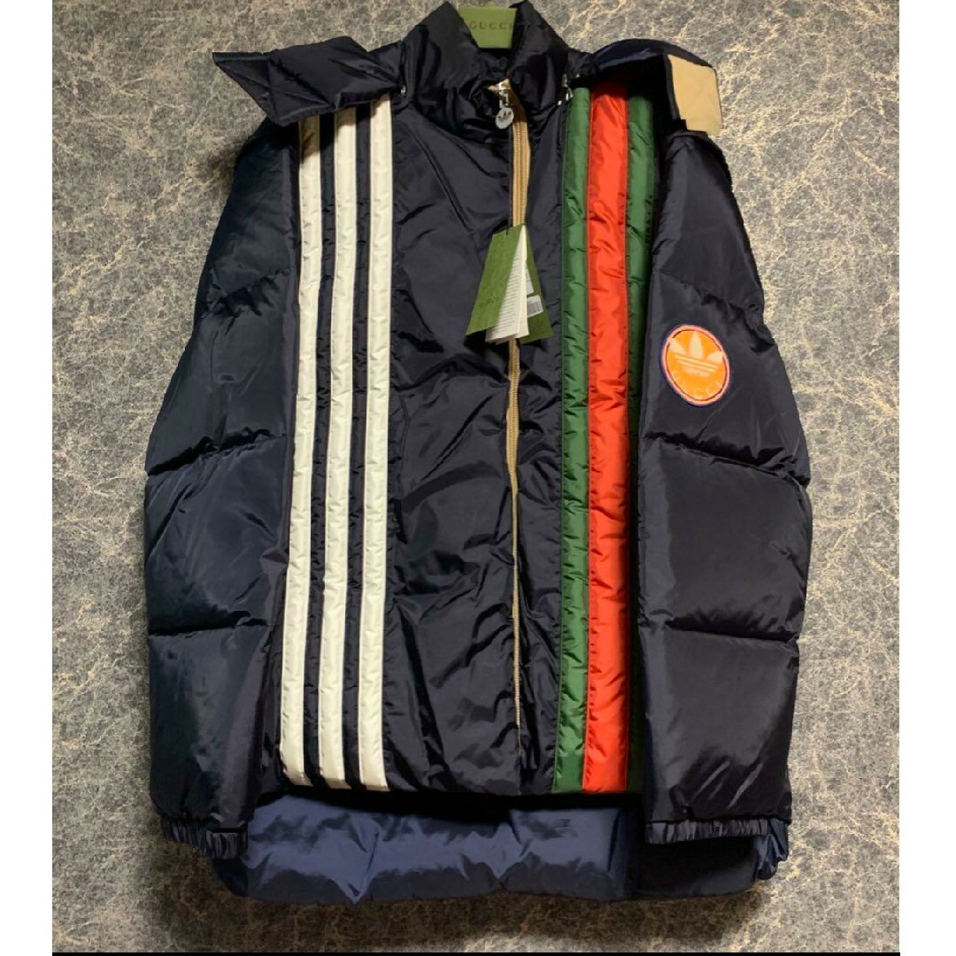 Gucci(グッチ)のGUCCI  adidas x Gucci ダウンジャケット ストライプ ロゴ メンズのジャケット/アウター(ダウンジャケット)の商品写真