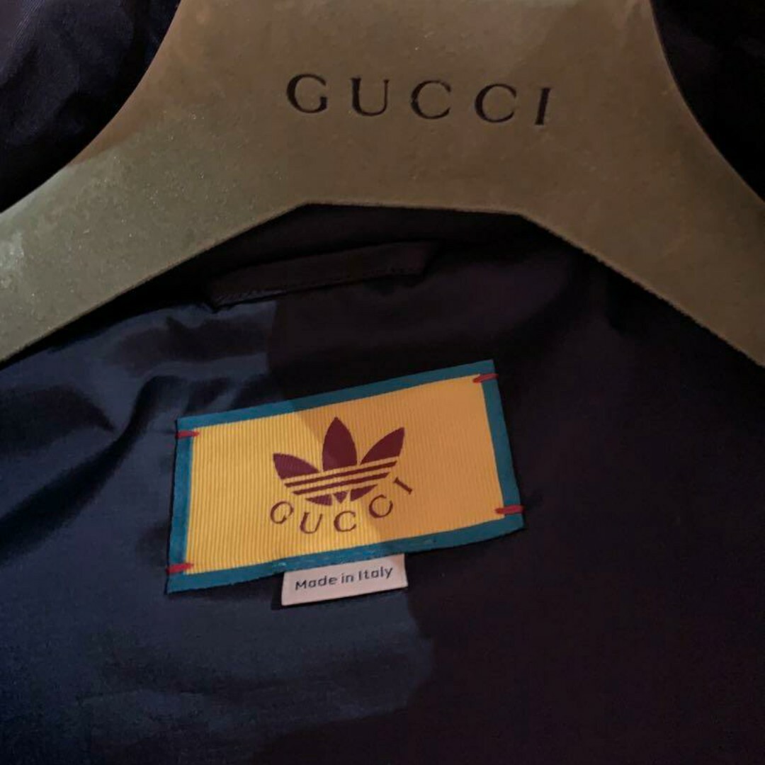 Gucci - GUCCI adidas x Gucci ダウンジャケット ストライプ ロゴの Gucci - GUCCI adidas x Gucci ダウンジャケット ストライプ ロゴの