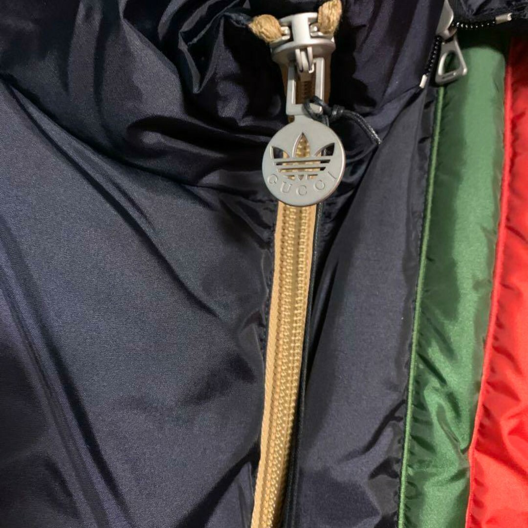 GUCCI adidas x Gucci ダウンジャケット ストライプ ロゴ GUCCI adidas x Gucci ダウンジャケット ストライプ ロゴ