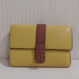 ロエベ(LOEWE)のロエベ アナグラム バーティカルスモールウォレット コンパクト財布 イエロー(財布)