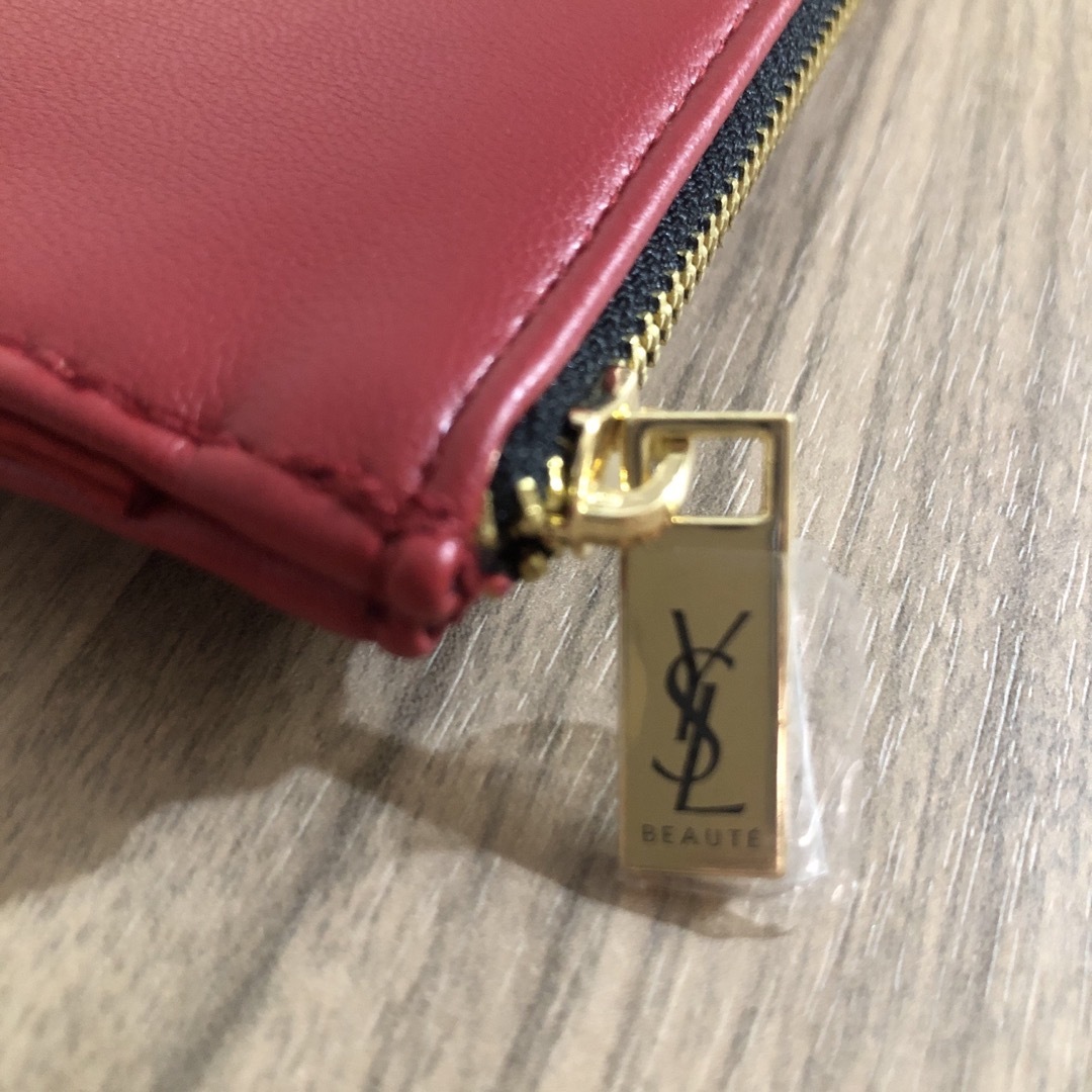 Yves Saint Laurent Beaute(イヴサンローランボーテ)の【未使用】【イヴ・サンローランボーテ 】ポーチ レディースのファッション小物(ポーチ)の商品写真