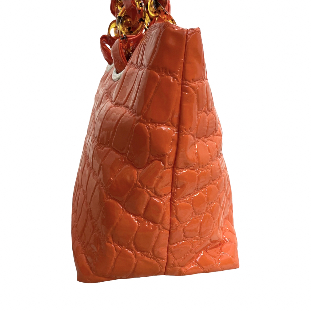 miumiu(ミュウミュウ)のMIUMIU ミュウミュウ　パテント  クロコ型押し　ラージトートバッグ レディースのバッグ(トートバッグ)の商品写真