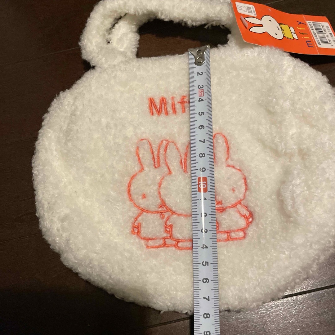 miffy(ミッフィー)の新品未使用品/ミッフィのフワモコバッグ エンタメ/ホビーのおもちゃ/ぬいぐるみ(キャラクターグッズ)の商品写真