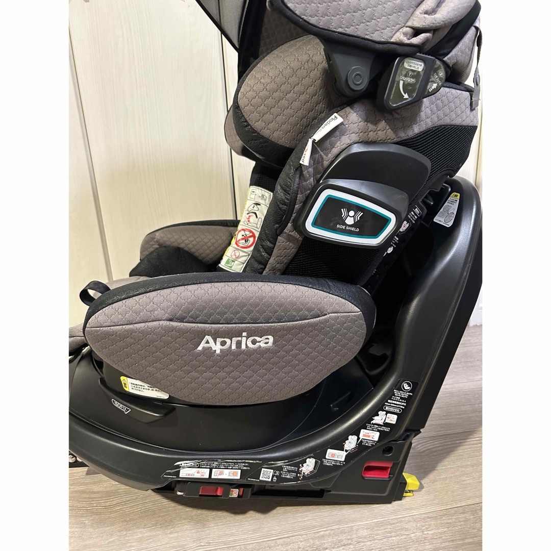 Aprica(アップリカ)のアップリカ　フラディアグロウISOFIX360°セーフティーシリーズ キッズ/ベビー/マタニティの外出/移動用品(自動車用チャイルドシート本体)の商品写真