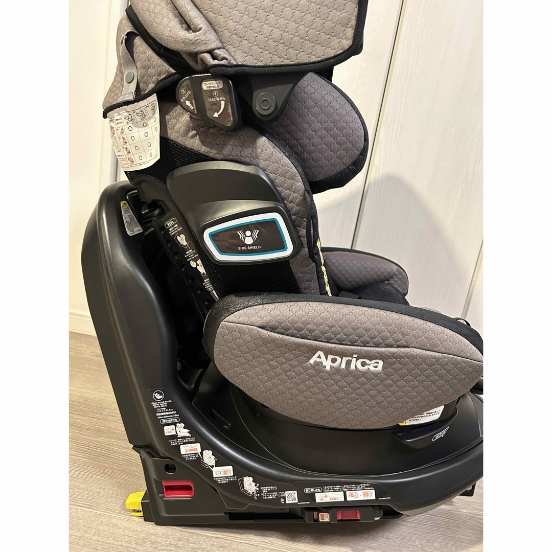 Aprica(アップリカ)のアップリカ　フラディアグロウISOFIX360°セーフティーシリーズ キッズ/ベビー/マタニティの外出/移動用品(自動車用チャイルドシート本体)の商品写真