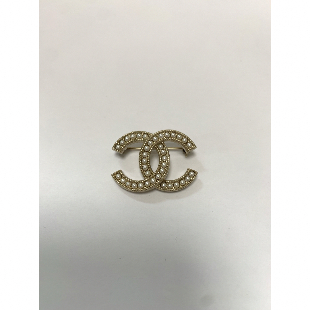 CHANEL(シャネル)のシャネル CHANEL ブローチ アクセサリー ココマーク パール レディースのアクセサリー(ブローチ/コサージュ)の商品写真