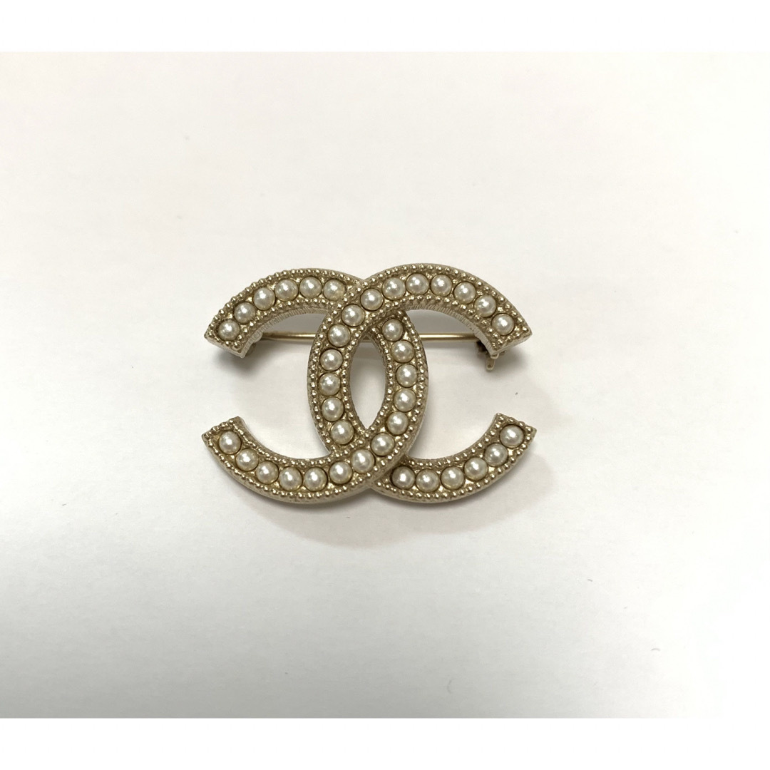 CHANEL(シャネル)のシャネル CHANEL ブローチ アクセサリー ココマーク パール レディースのアクセサリー(ブローチ/コサージュ)の商品写真