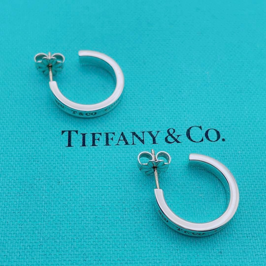 Tiffany & Co.(ティファニー)の【極美品】Tiffany & Co. ピアス　ナロー リング　シルバー925 レディースのアクセサリー(ピアス)の商品写真