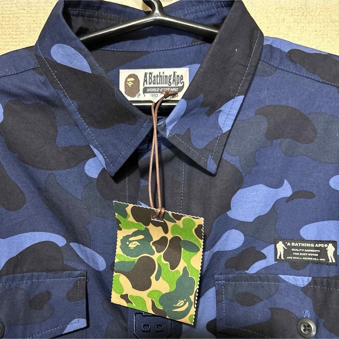 A BATHING APE(アベイシングエイプ)の『新品』アベイシングエイプ　長袖シャツ　M  迷彩　青 メンズのトップス(Tシャツ/カットソー(七分/長袖))の商品写真